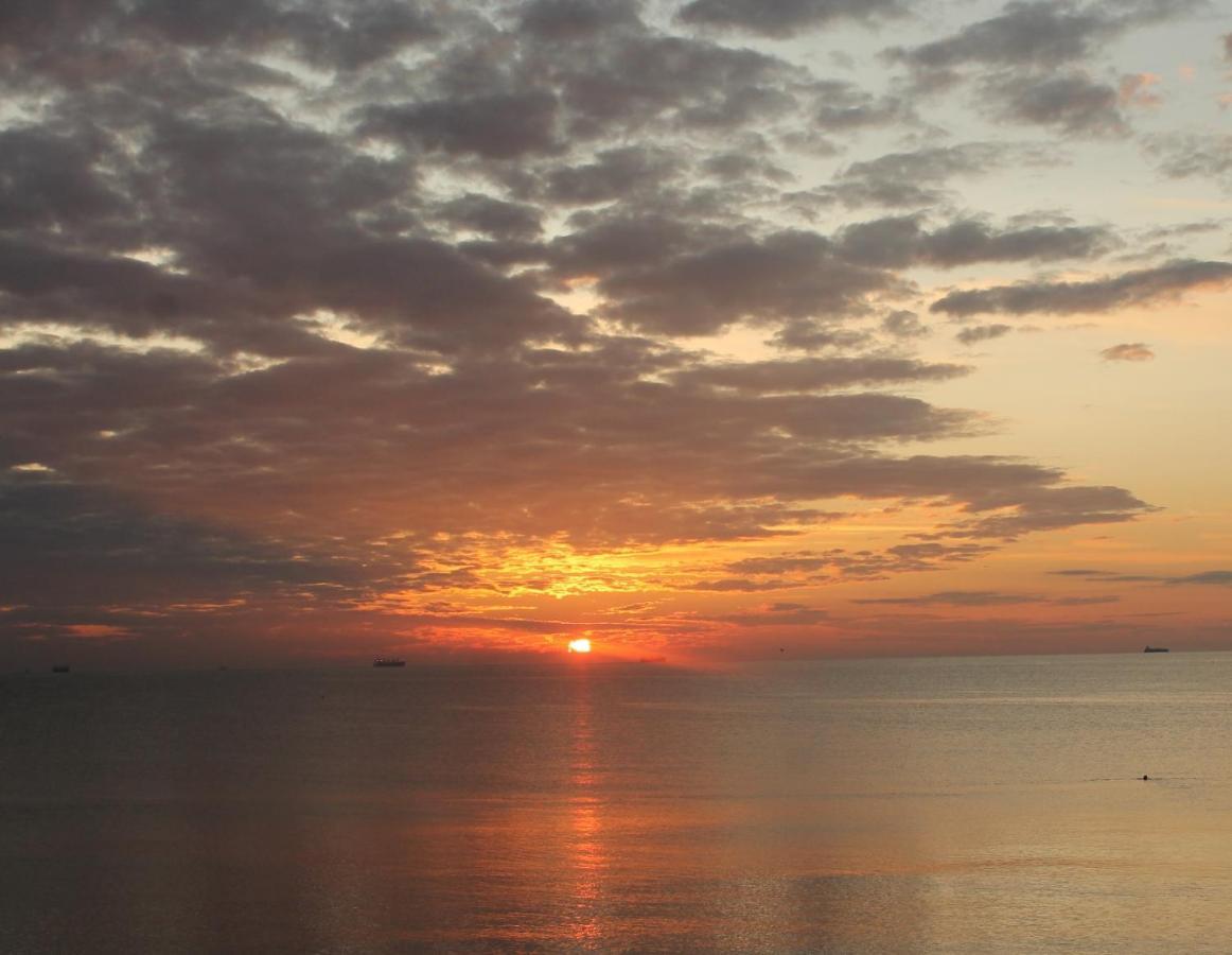 Sea View Sky 15 Apartments Odessa Buitenkant foto